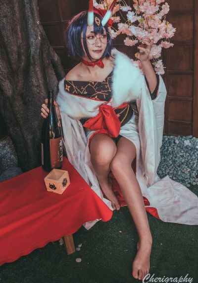 小雪在野外被三个男人躁-快播在线手机观看