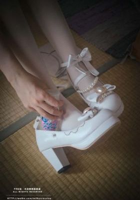 小妖精好荡h乱系列-高清国产在线视频