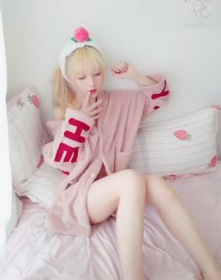 裸体裸乳被免费看视频_迅雷免费高清在线观看