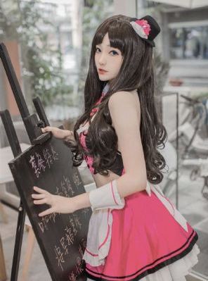 女王双腿间的舌奴_3D电影完整视频观看